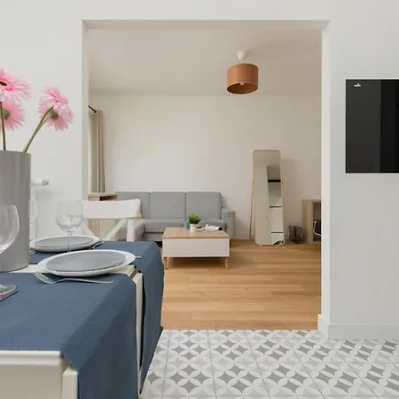 Sierakowskiego By Renters Apartman Varsó