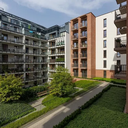 Sierakowskiego By Renters * Varsovie
